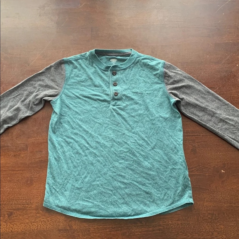 Boys long sleeve Small